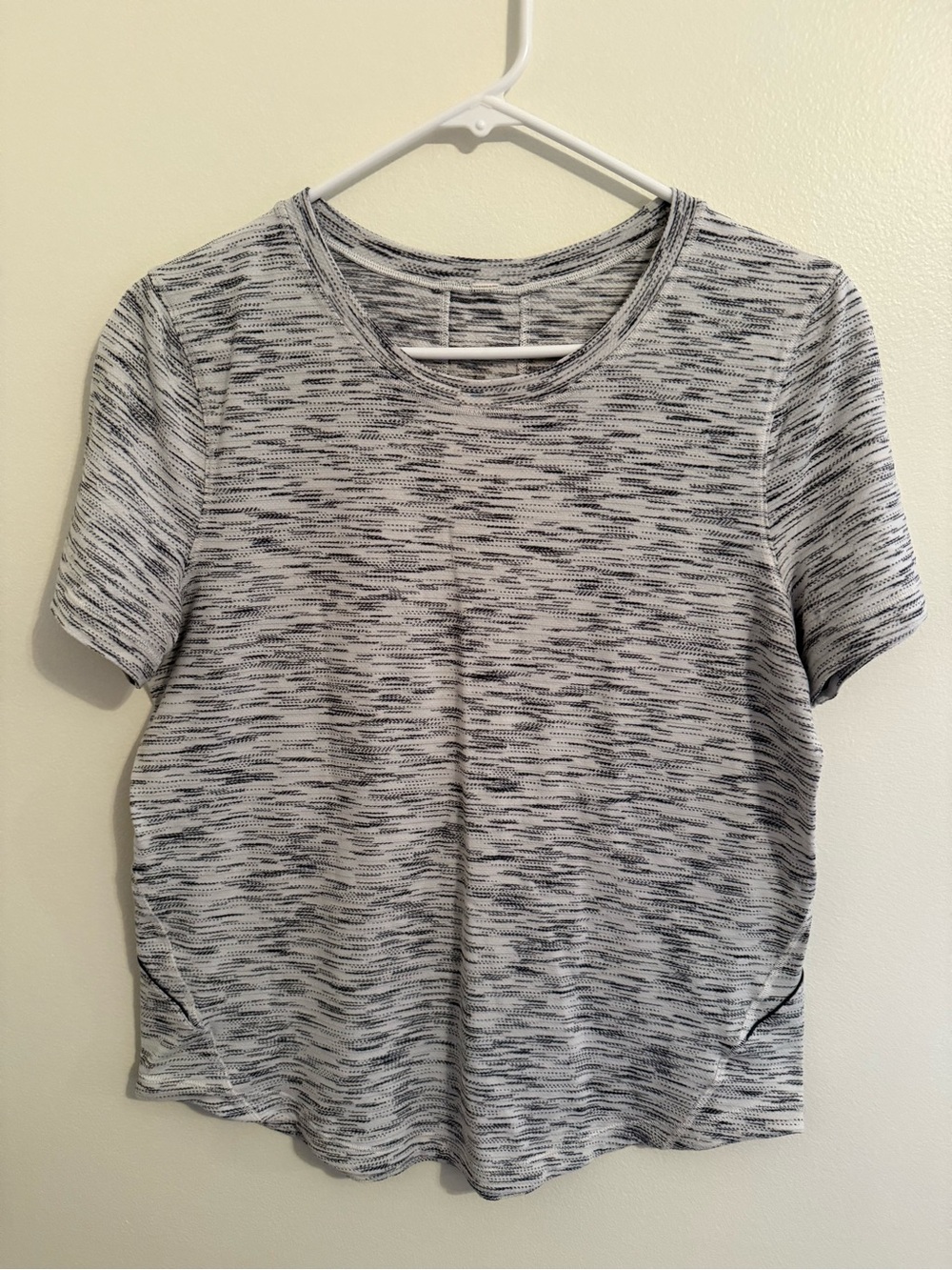 Women’s Lululemon Workout T Shirt